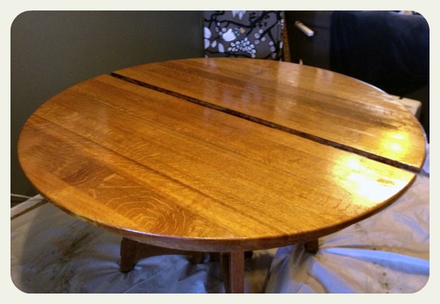 Table with oil 1